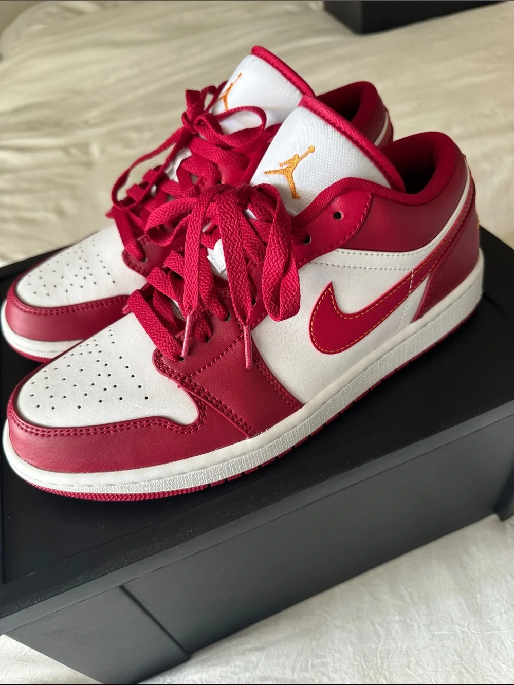 Jordan 1 low Cardinal Red